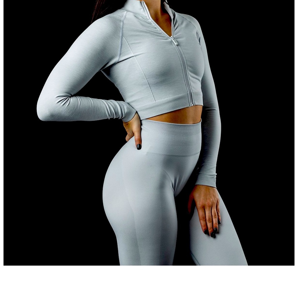 ISO- Alphalete amplify jacket !!!